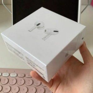 Brand New Apple AirPods Pro Never use. unopen